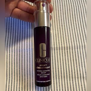 Clinique Smart Clinical Repair Wrinkle Serum - Deep Plum with Silver Cap